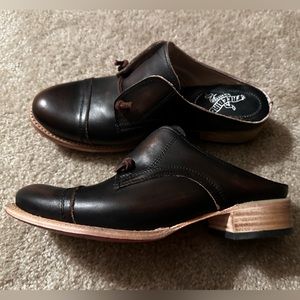 New Never Worn Malena Color Black